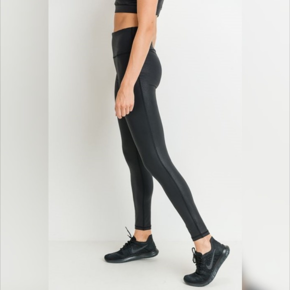 Highwaist Foil Scale Print Full Leggings - Picture 5 of 7